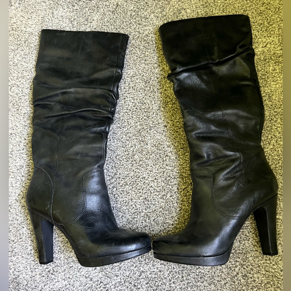 Jessica Simpson black kneehighs